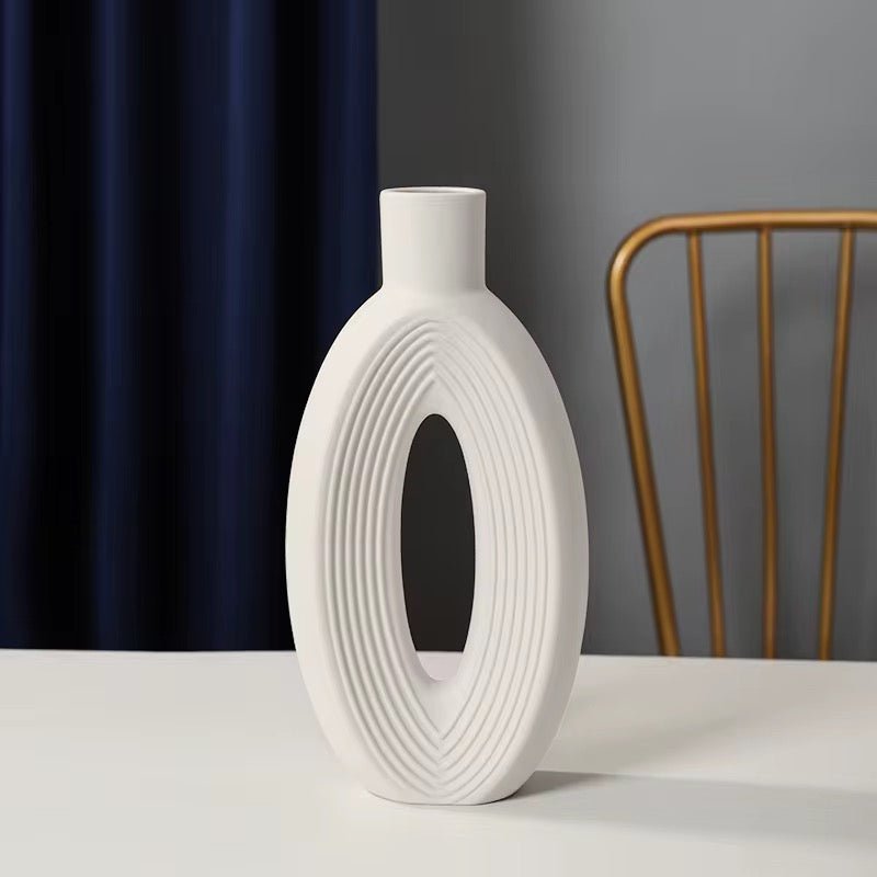 Minimalistic Ceramic Vase - Home Phase