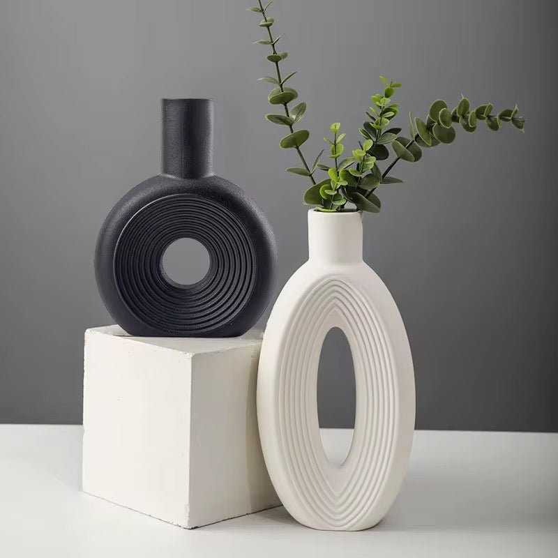 Minimalistic Ceramic Vase - Home Phase