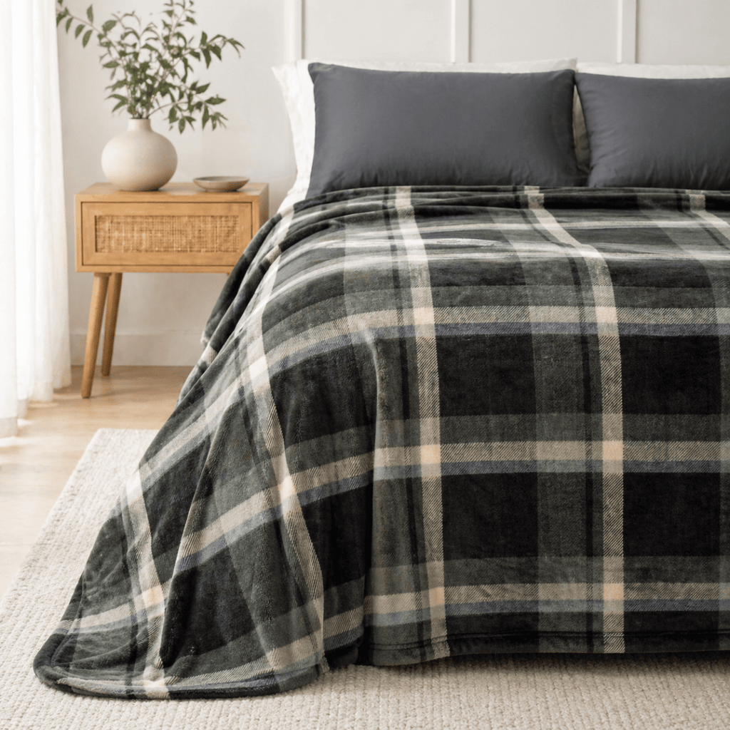 Pierre Cardin Highland Check Plush Blanket - 220 x 200 cm - Home Phase