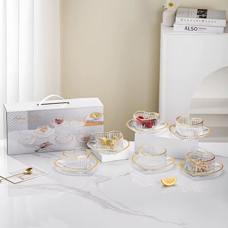 12 PC Glass Heart Bowl And Saucer Set With Gold Rim